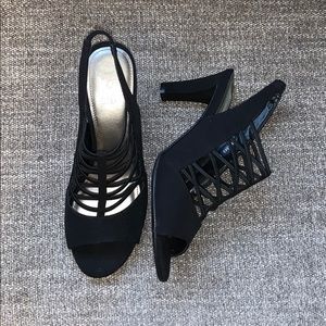 7 1/2 Black Heel
